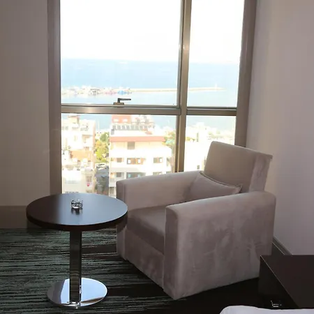 Ramada By Wyndham מלון 4*