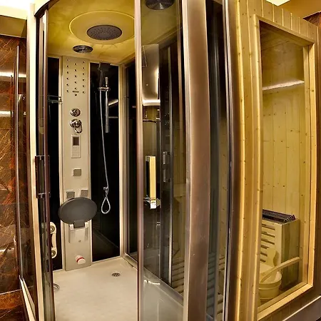 מלון Ramada By Wyndham 4*