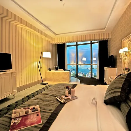 מלון Ramada By Wyndham 4*