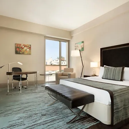 Ramada By Wyndham Otel